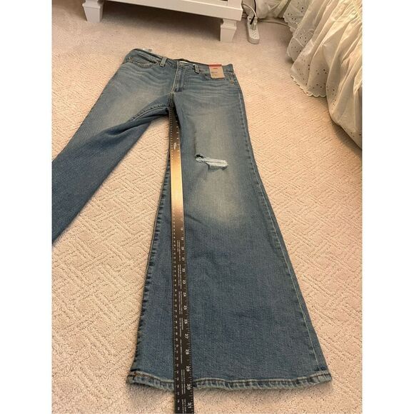 NWT Levi’s Ribcage Bell Jeans - Picture 2 of 8